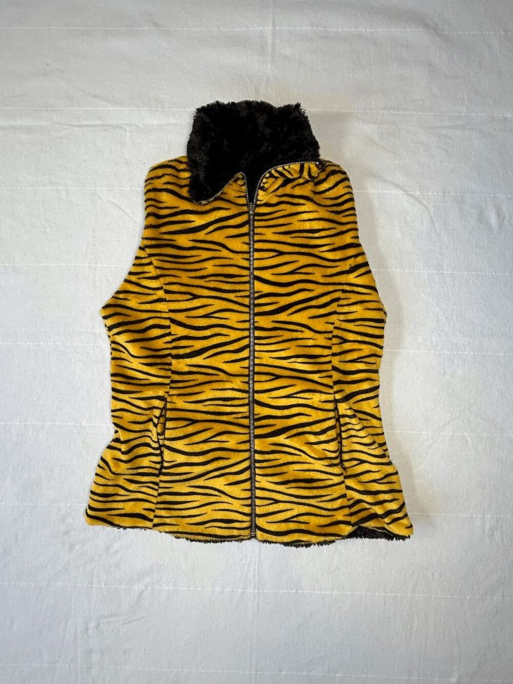 Faux Fur Tiger Striped Orange and Black Reversible Fuzzy Vest Size Small Pockets